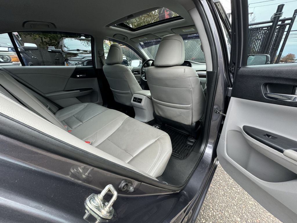 2016 Honda Accord Image 19