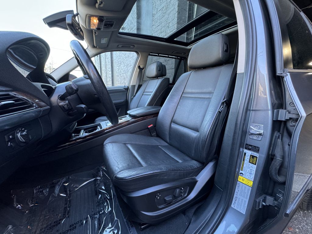 2010 BMW X5 Image 10