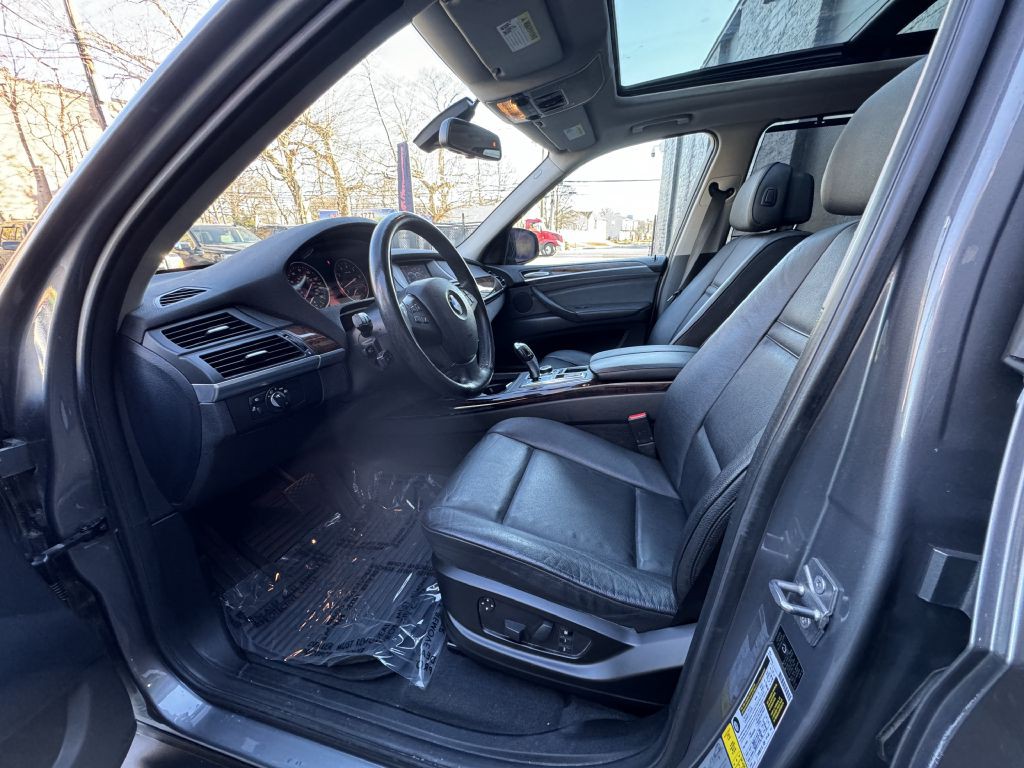 2010 BMW X5 Image 11