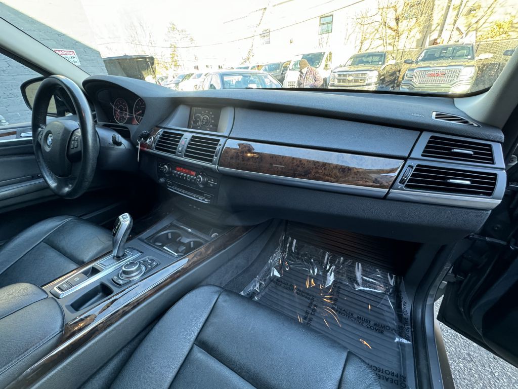 2010 BMW X5 Image 15