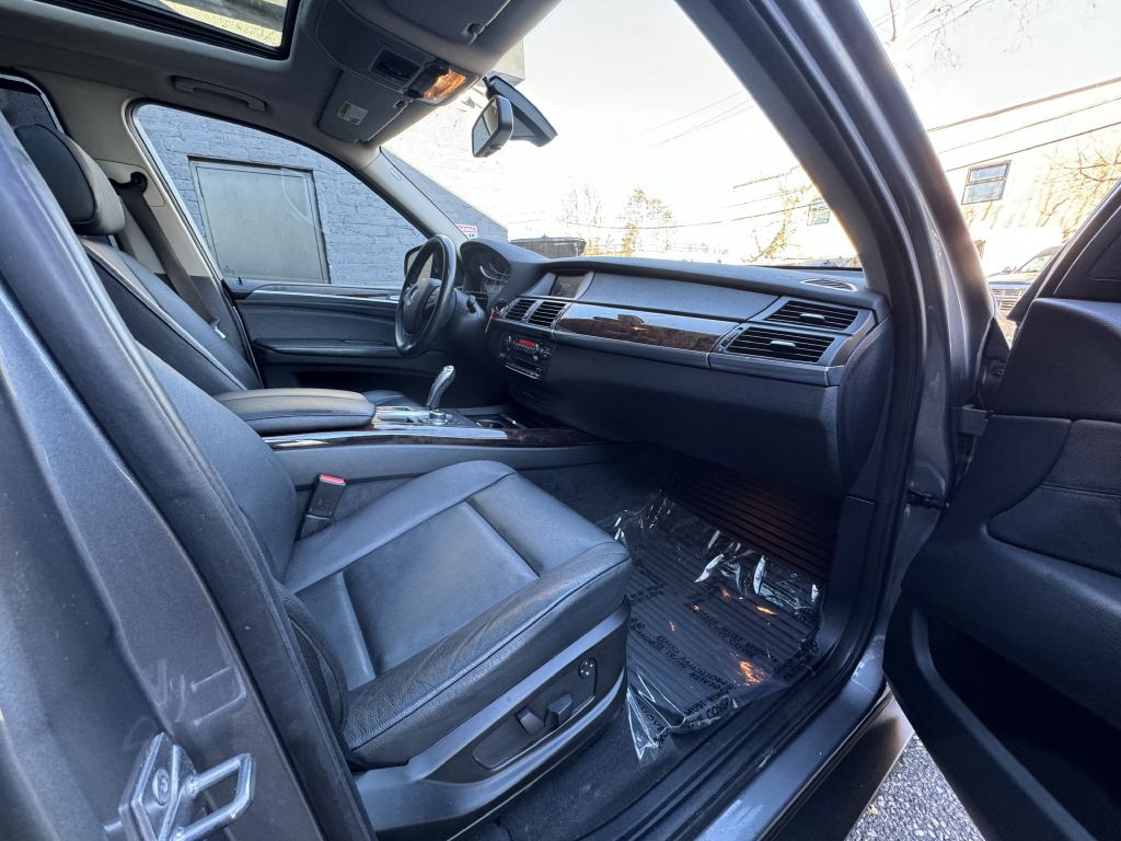2010 BMW X5 Image 16