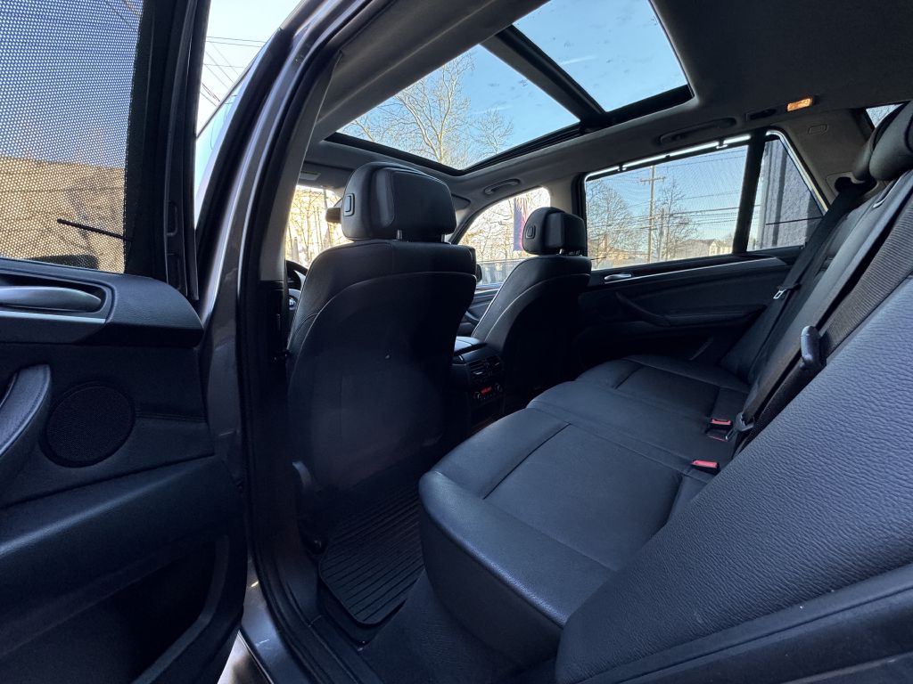 2010 BMW X5 Image 17