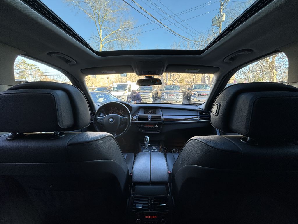 2010 BMW X5 Image 18