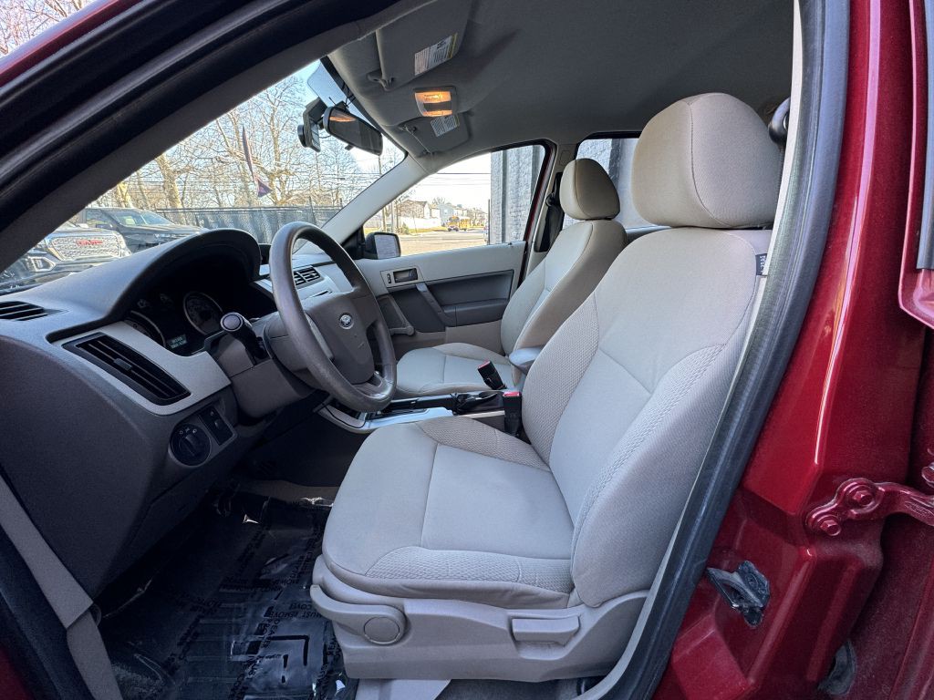 2011 Ford Focus Image 10