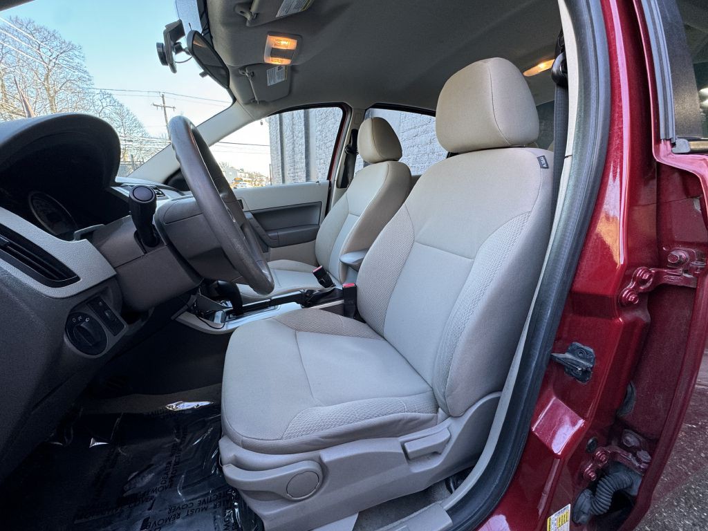 2011 Ford Focus Image 12