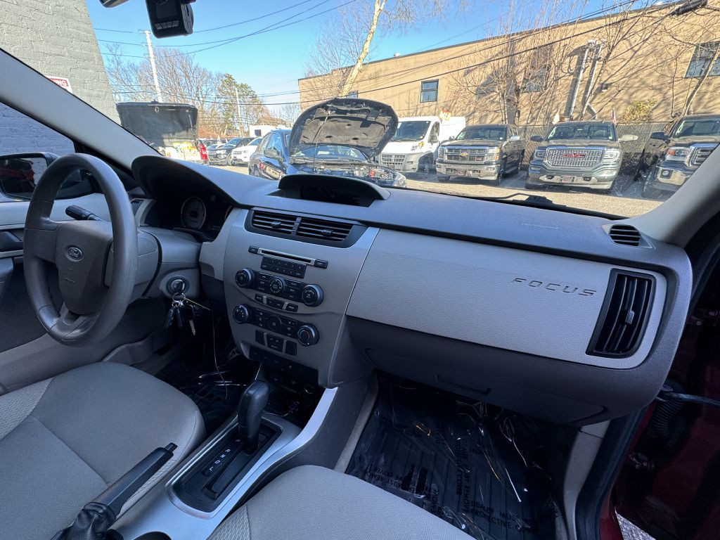 2011 Ford Focus Image 16