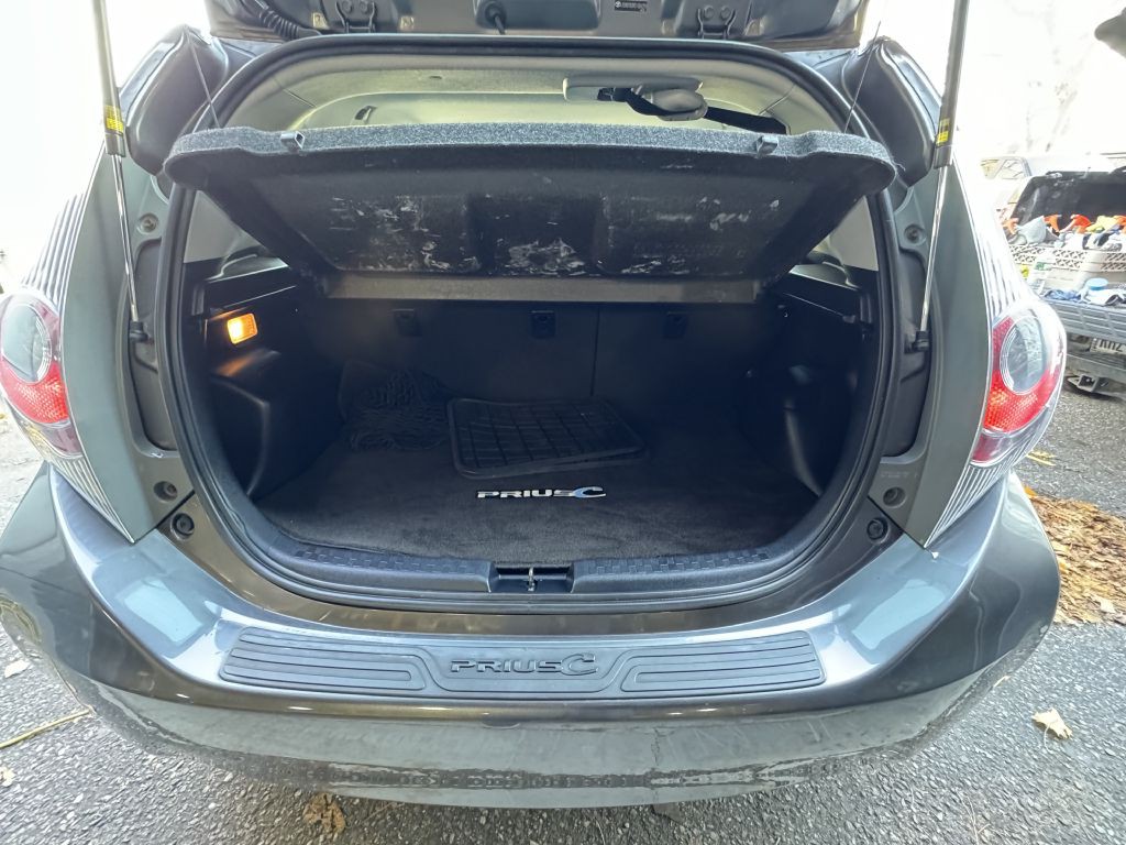 2012 Toyota Prius Image 19