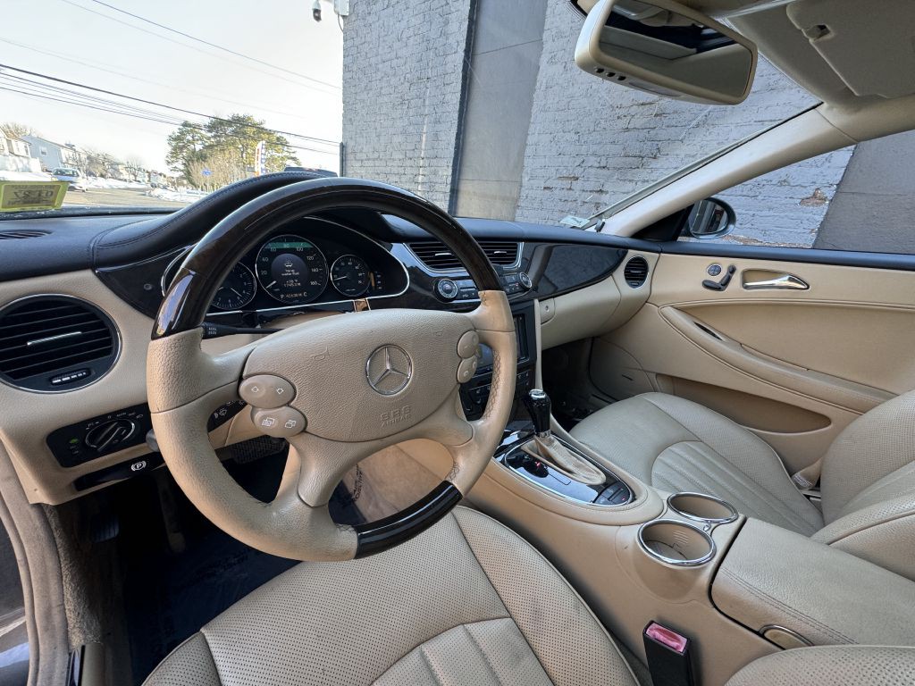 2007 Mercedes-Benz CLS-Class Image 10