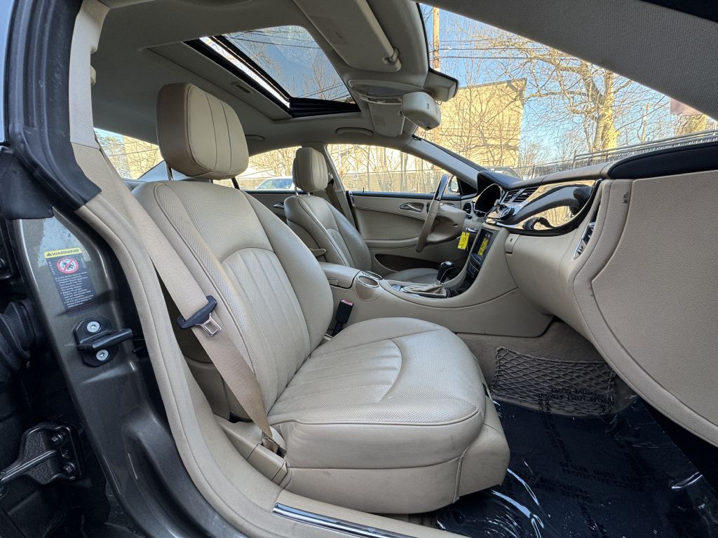 2007 Mercedes-Benz CLS-Class Image 16