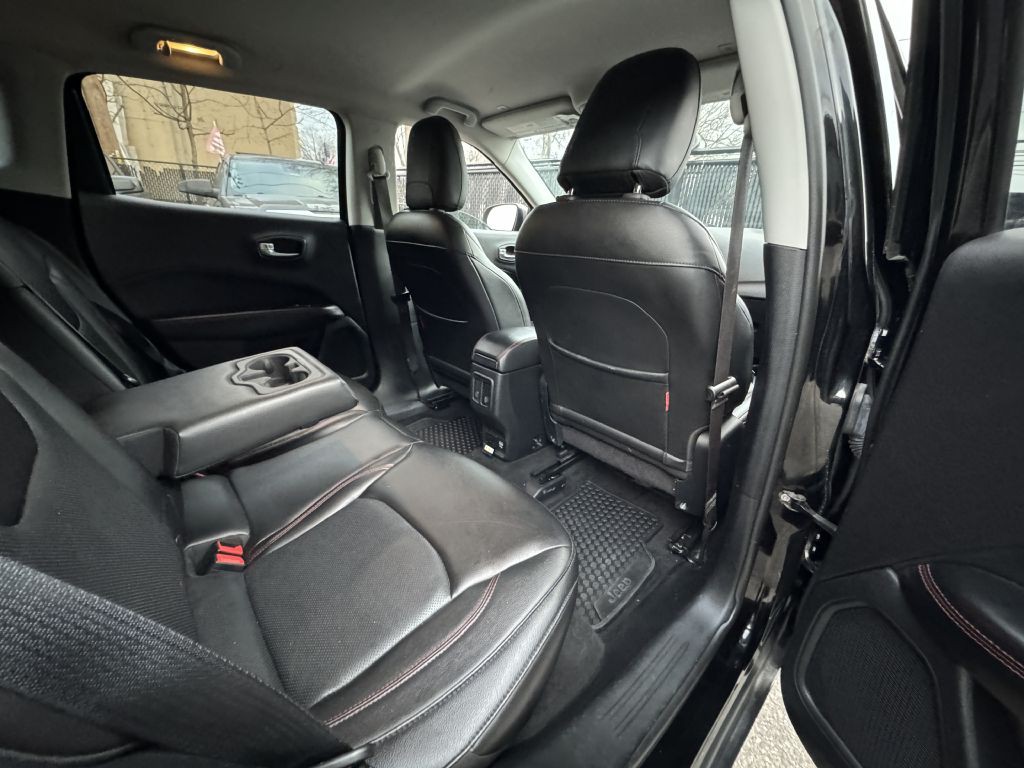 2018 Jeep Compass Image 18