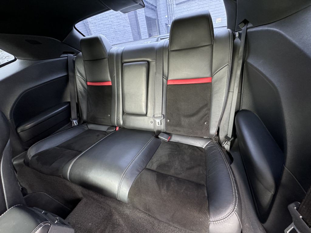 2012 Dodge Challenger Image 13