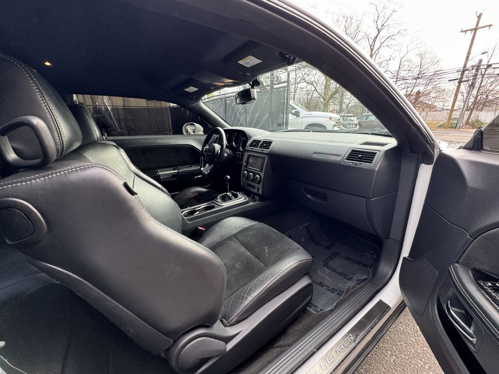 2012 Dodge Challenger Image 14