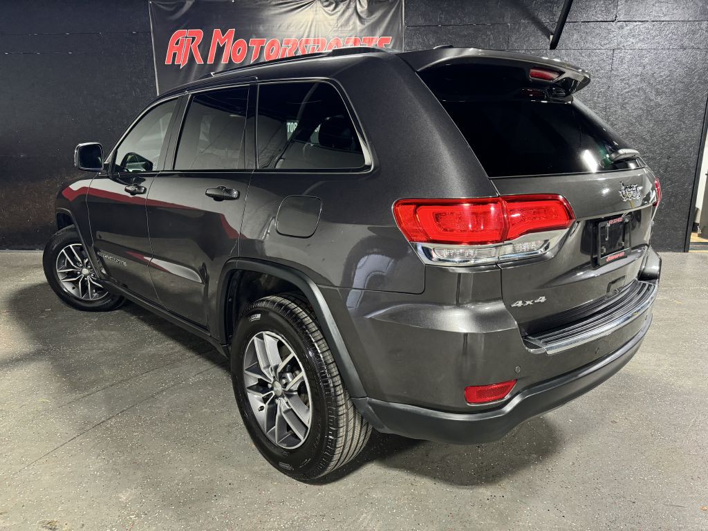 2017 Jeep Grand Cherokee Image 3