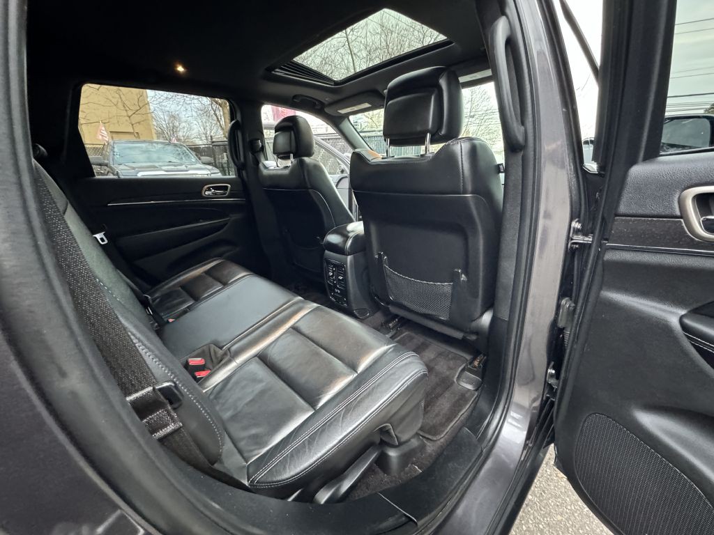 2017 Jeep Grand Cherokee Image 16