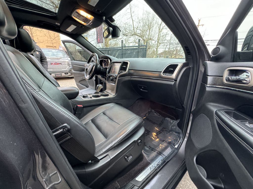 2017 Jeep Grand Cherokee Image 17