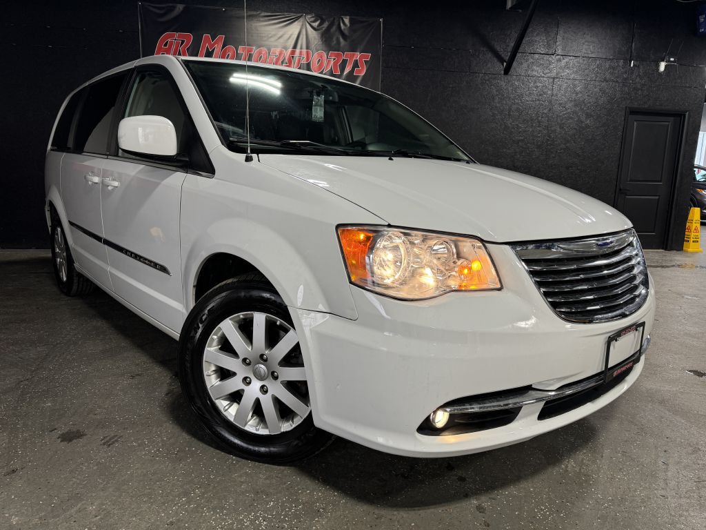 2014 Chrysler Town & Country Image 7