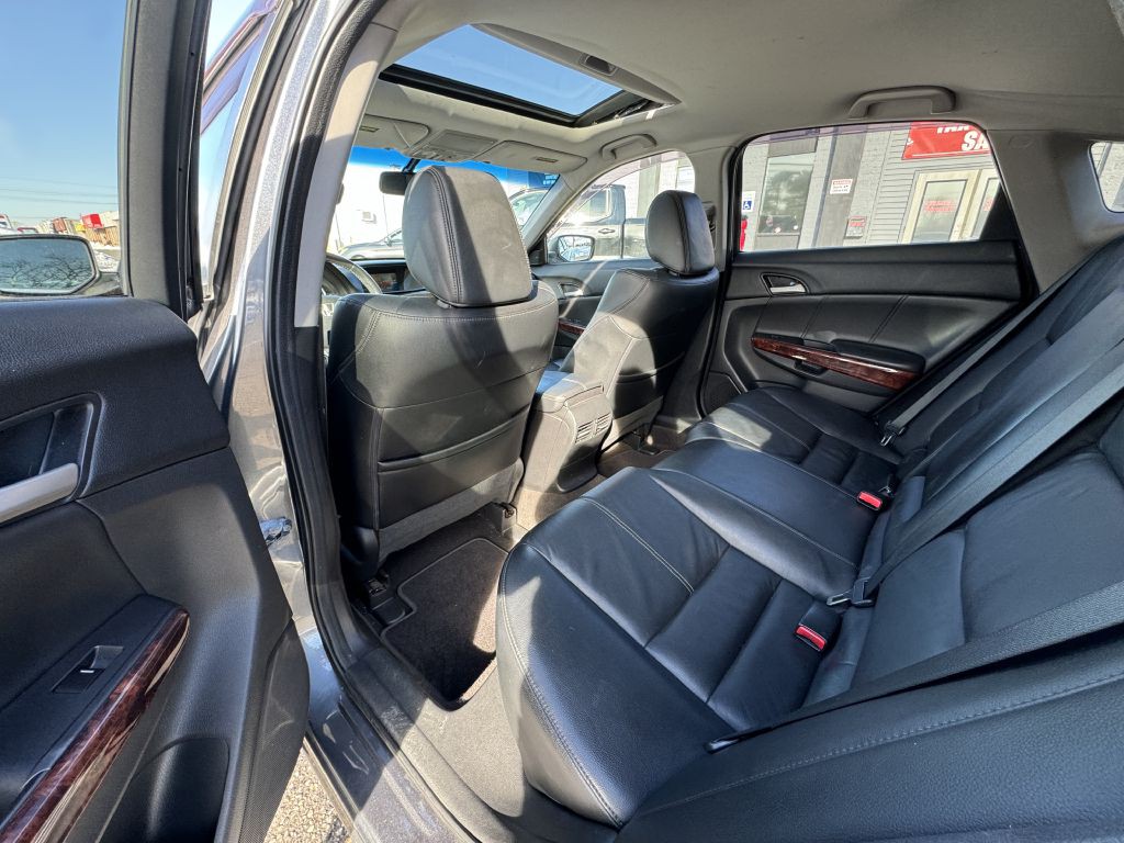 2010 Honda Crosstour Image 15