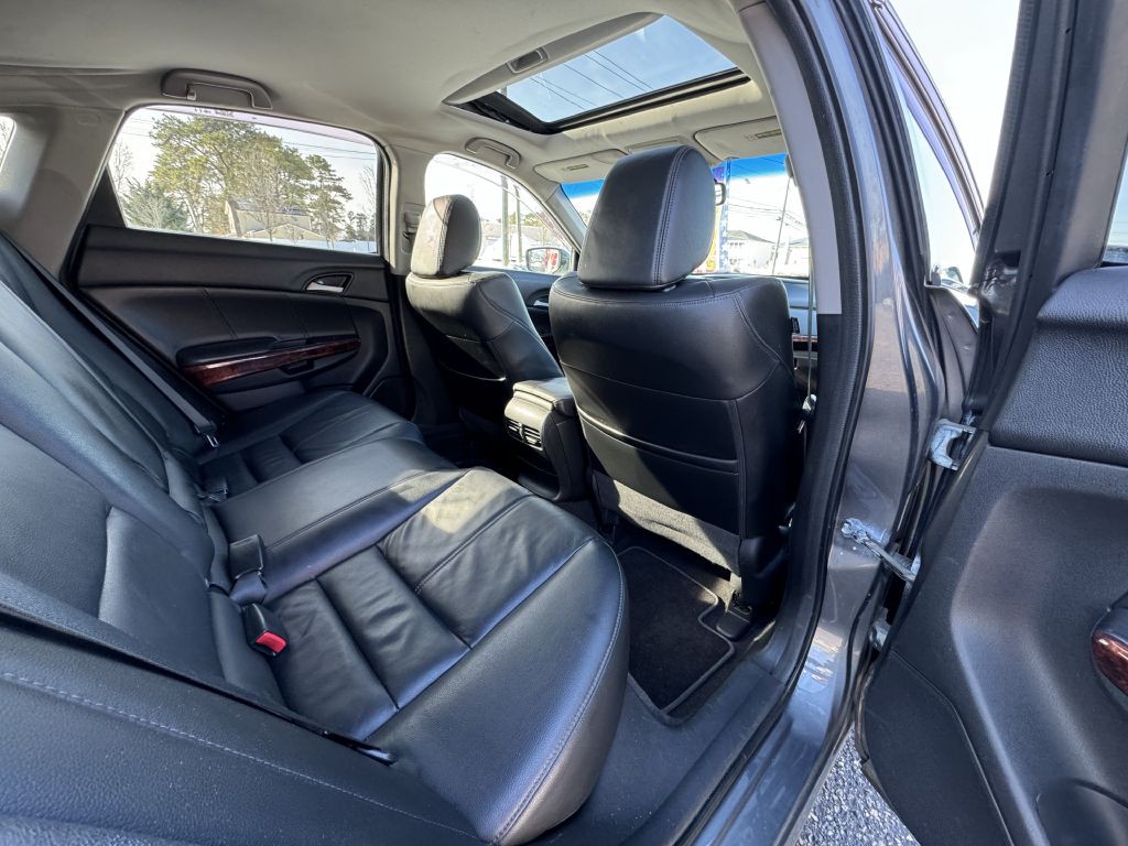 2010 Honda Crosstour Image 16