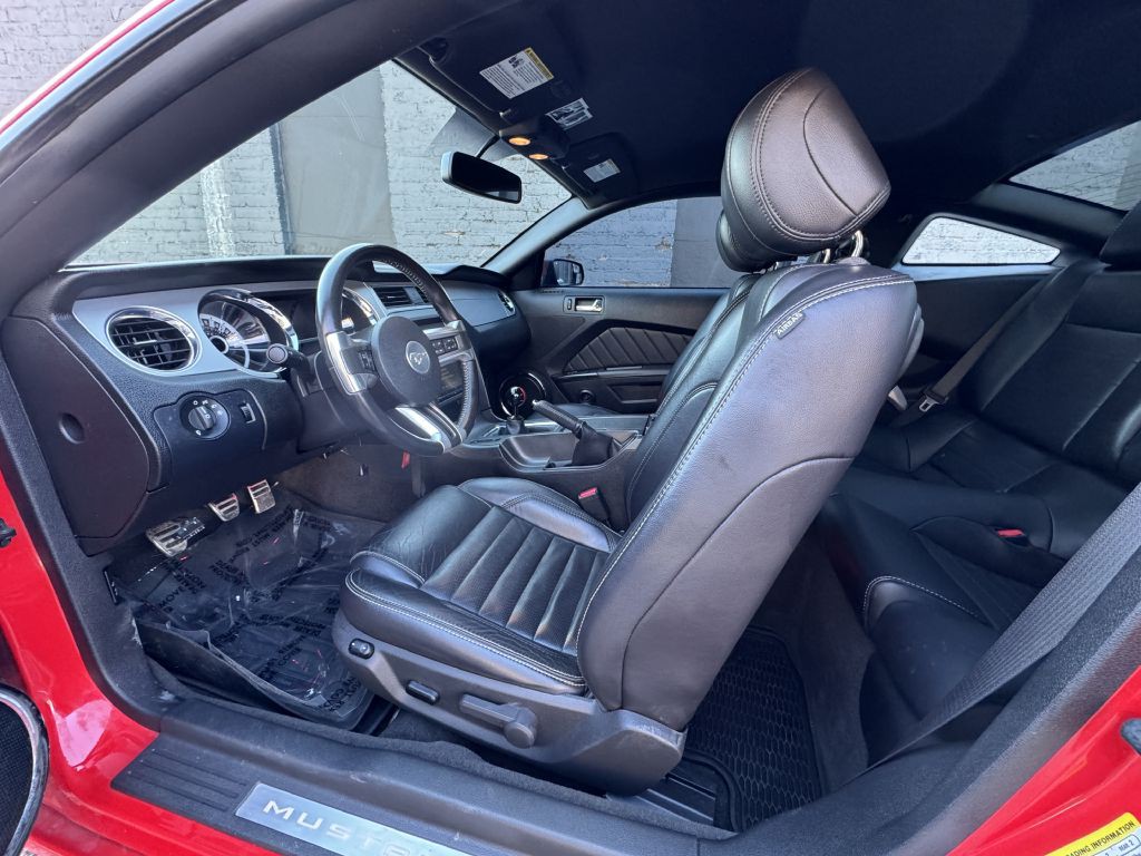 2013 Ford Mustang Image 12