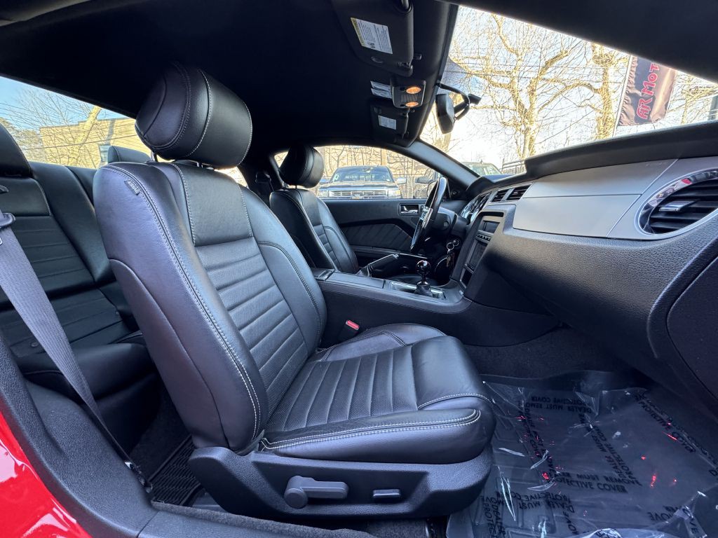 2013 Ford Mustang Image 17