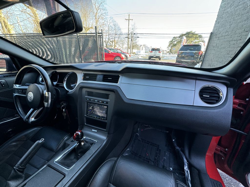 2013 Ford Mustang Image 18