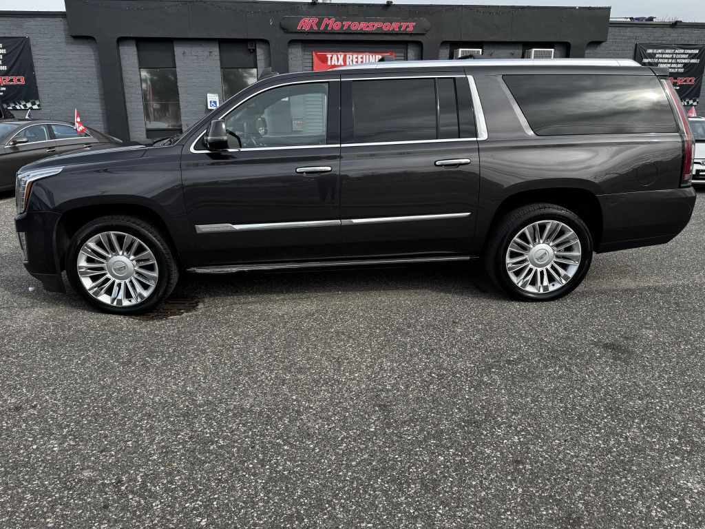 2015 Cadillac Escalade Image 2