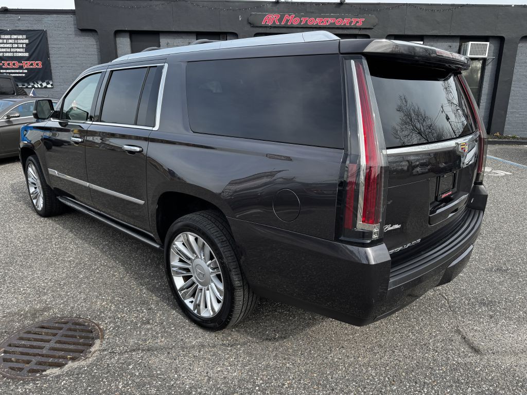 2015 Cadillac Escalade Image 3