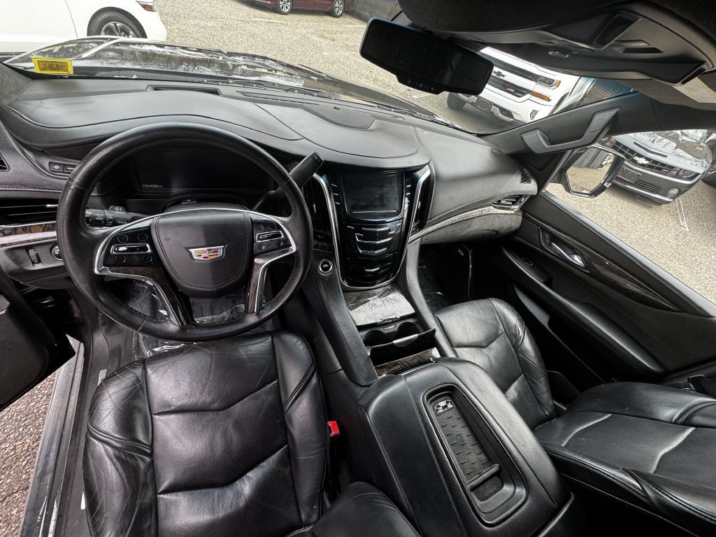 2015 Cadillac Escalade Image 9