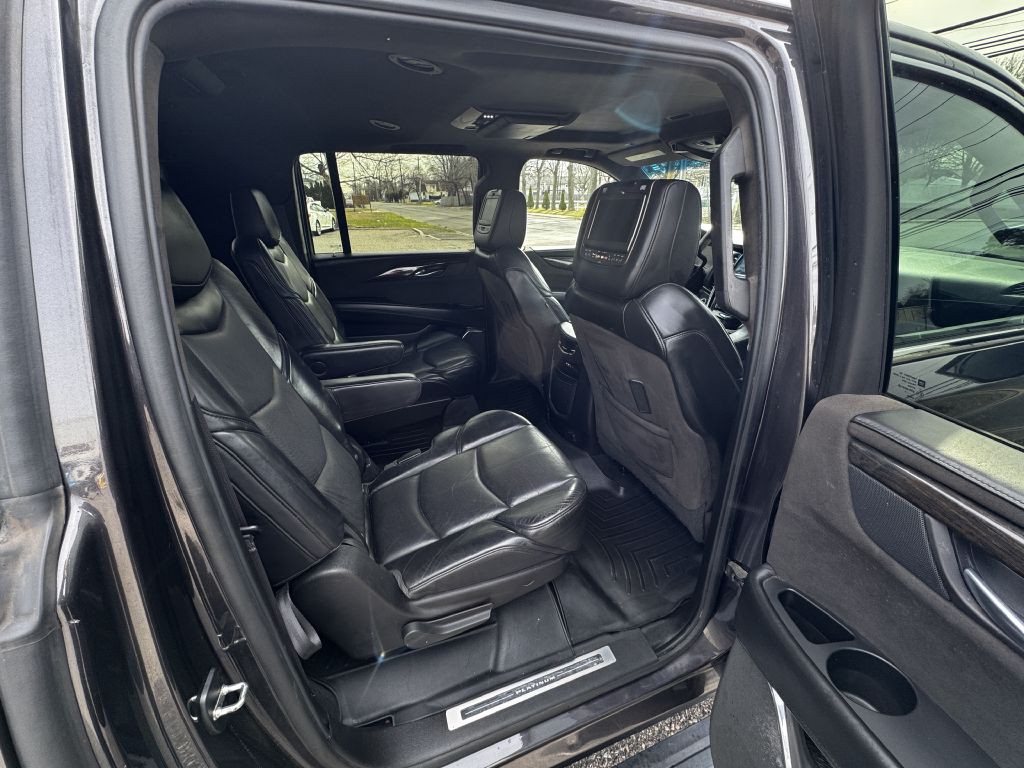 2015 Cadillac Escalade Image 14