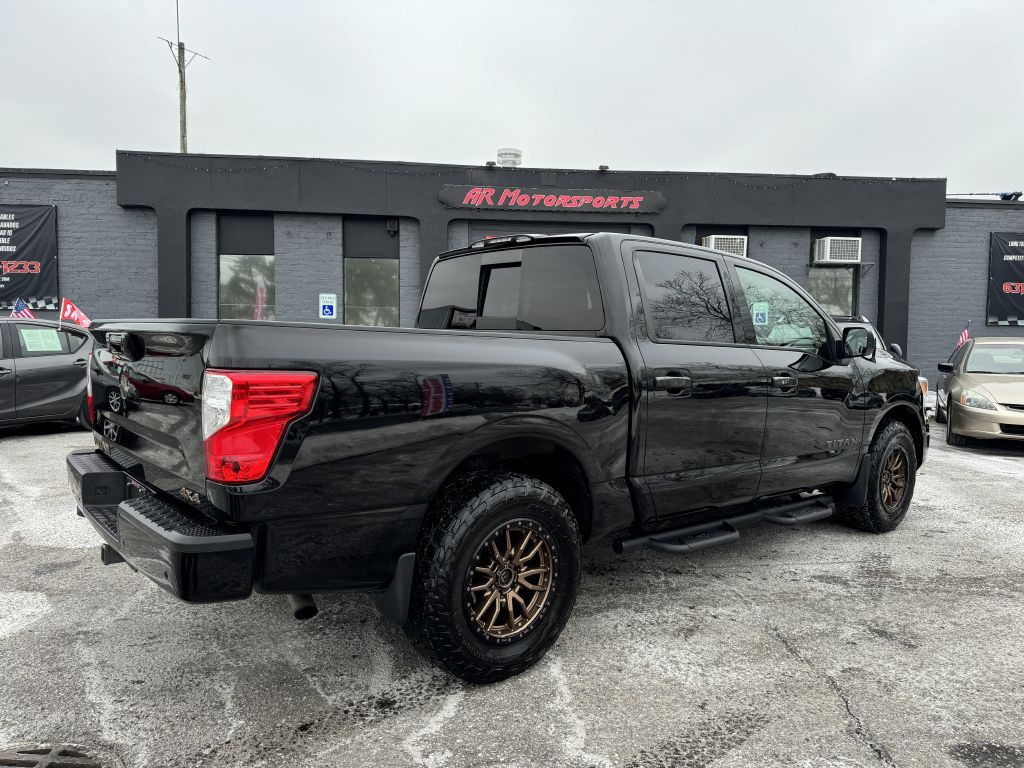2021 Nissan Titan Image 4