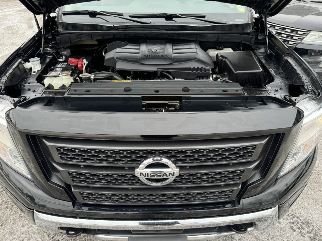 2021 Nissan Titan Image 8