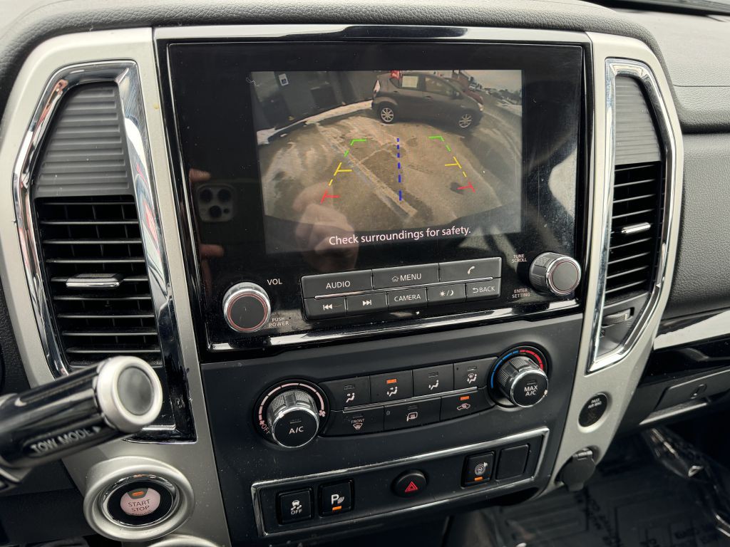 2021 Nissan Titan Image 9