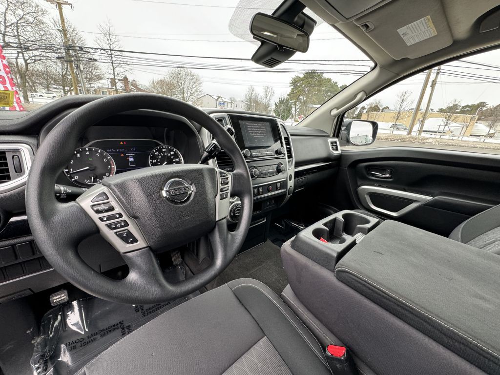 2021 Nissan Titan Image 11