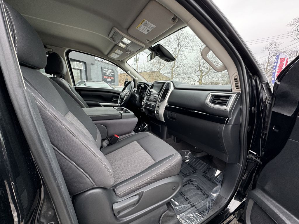 2021 Nissan Titan Image 17