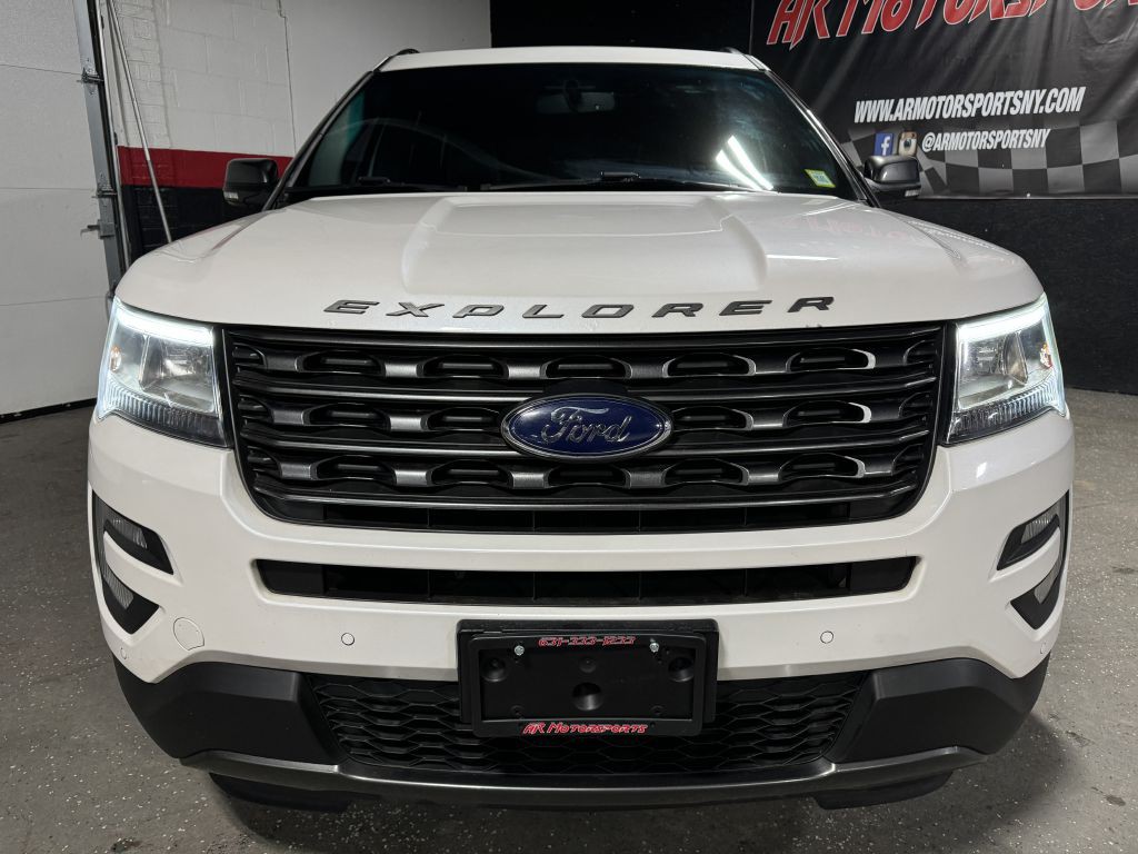 2017 Ford Explorer Image 8