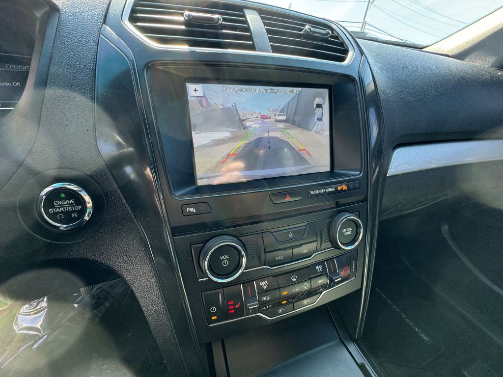 2017 Ford Explorer Image 11