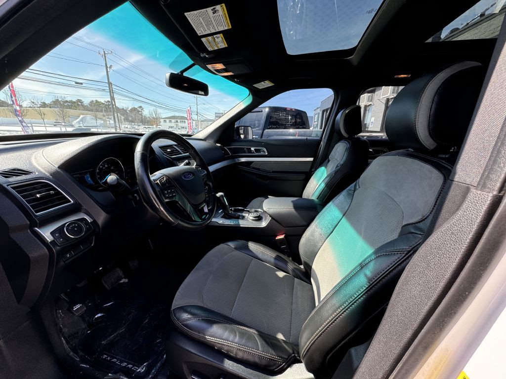 2017 Ford Explorer Image 13