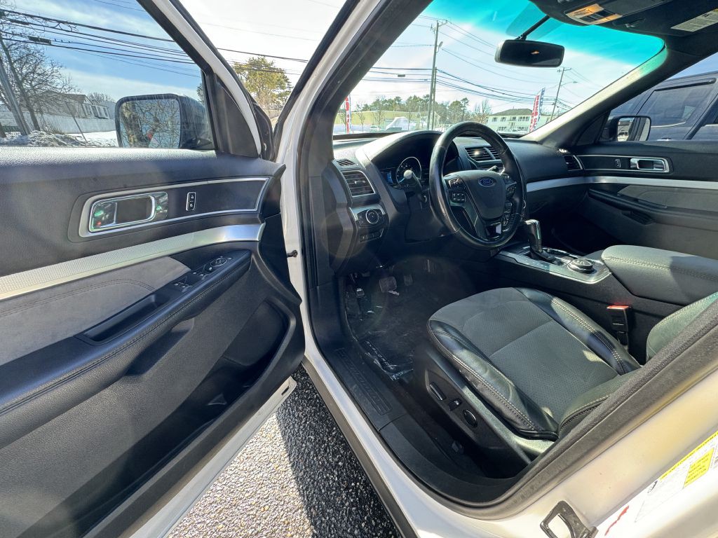 2017 Ford Explorer Image 15