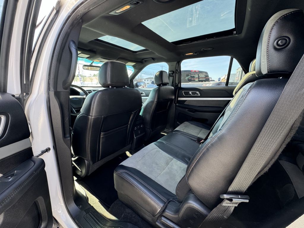 2017 Ford Explorer Image 16