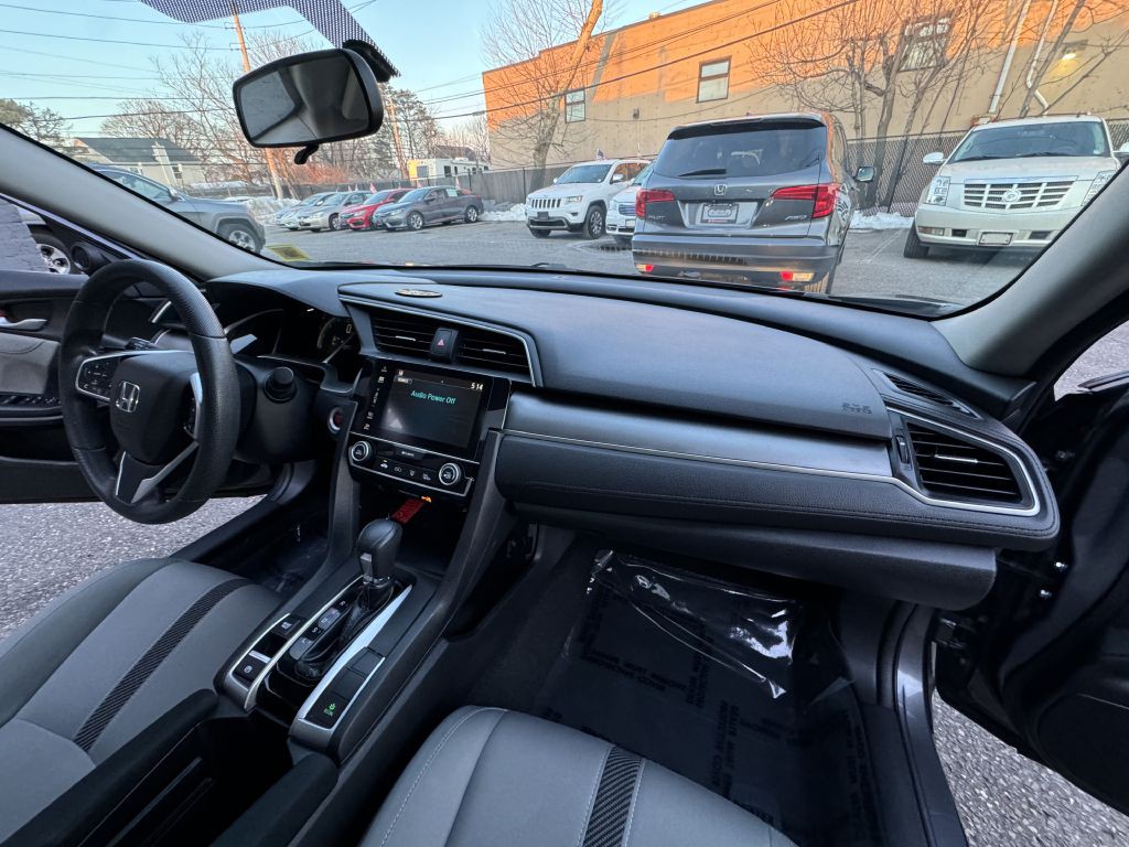 2018 Honda Civic Image 17