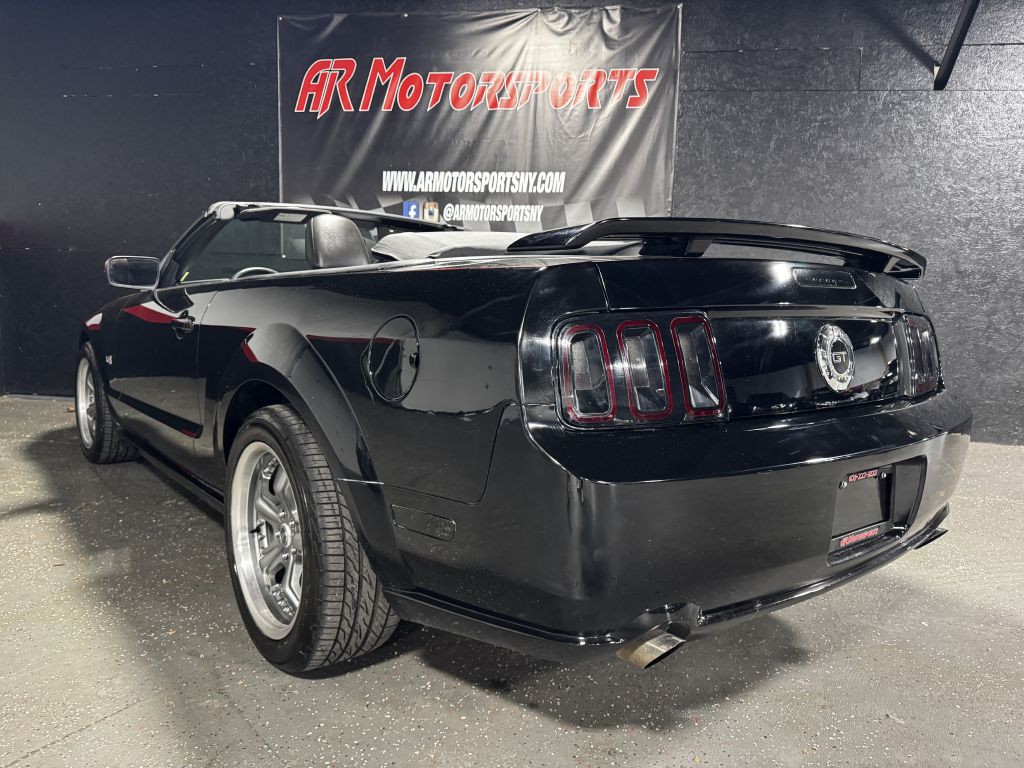 2005 Ford Mustang Image 3
