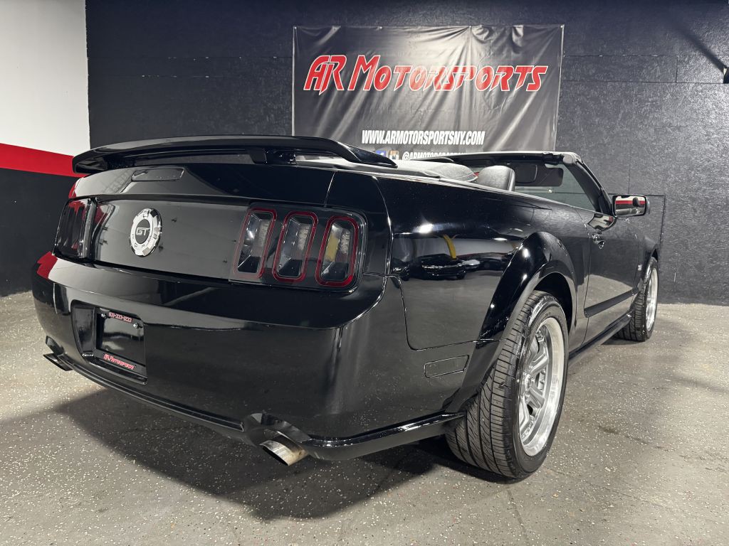 2005 Ford Mustang Image 5