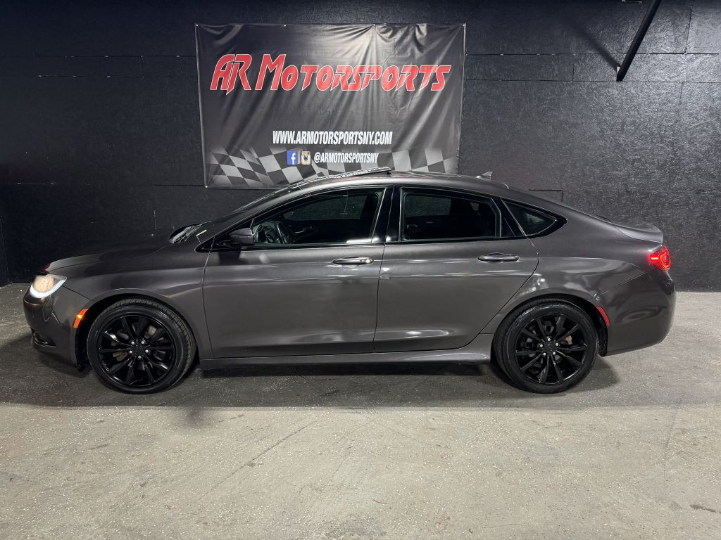 2016 Chrysler 200 Image 2