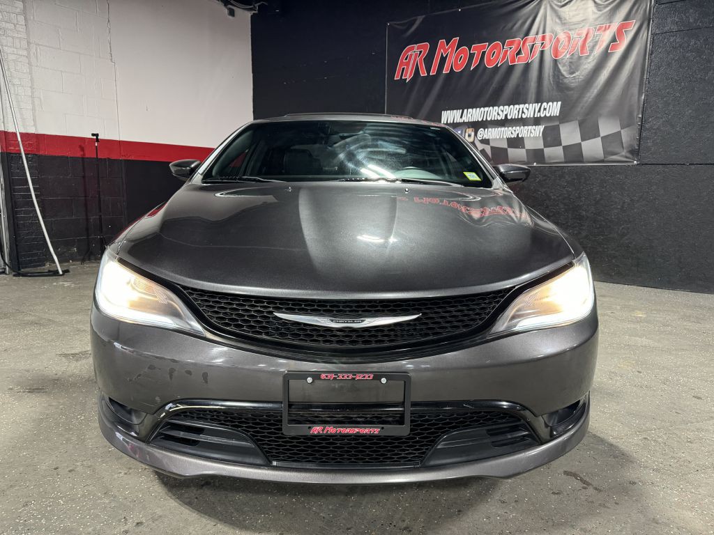 2016 Chrysler 200 Image 8