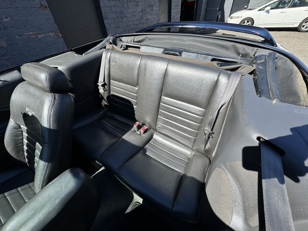 2000 Ford Mustang Image 14