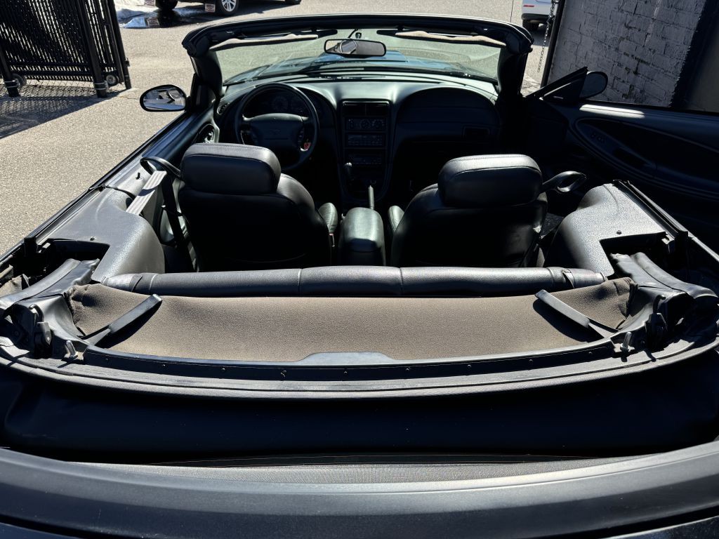 2000 Ford Mustang Image 21