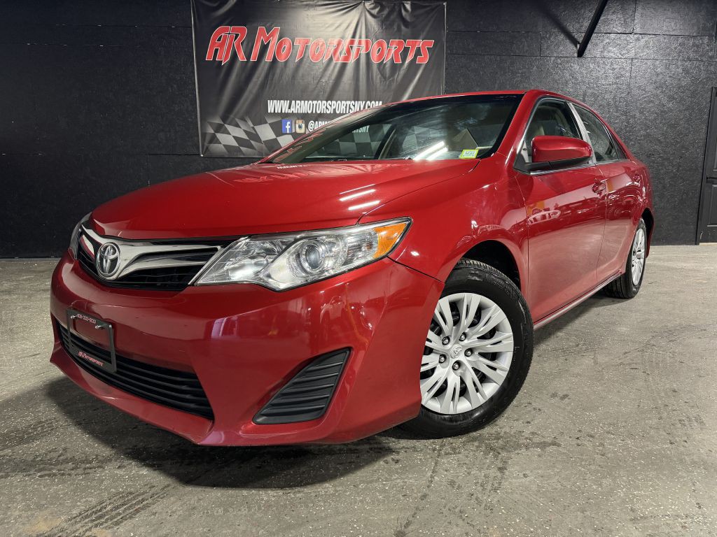 2013 Toyota Camry Image 1
