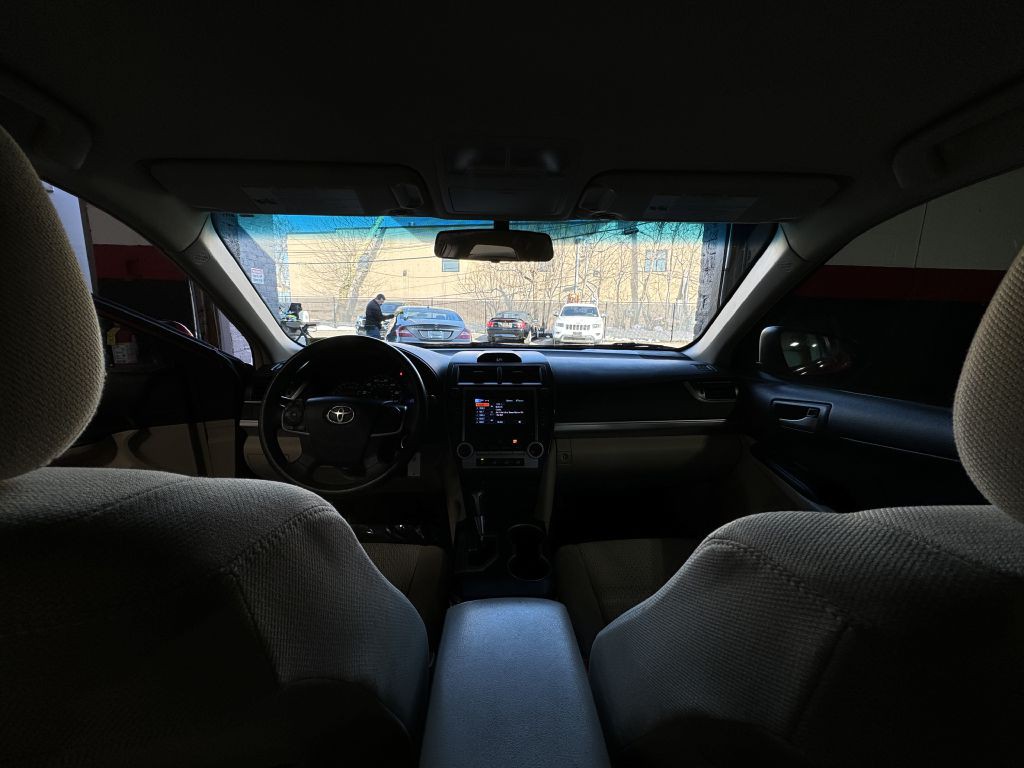 2013 Toyota Camry Image 13