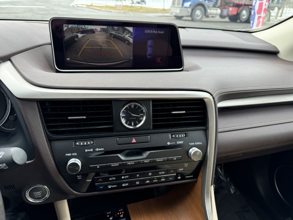 2016 Lexus RX Image 9