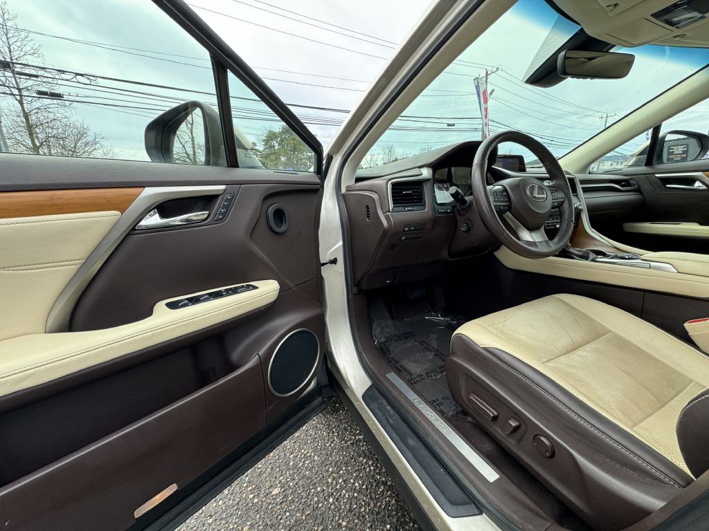 2016 Lexus RX Image 13